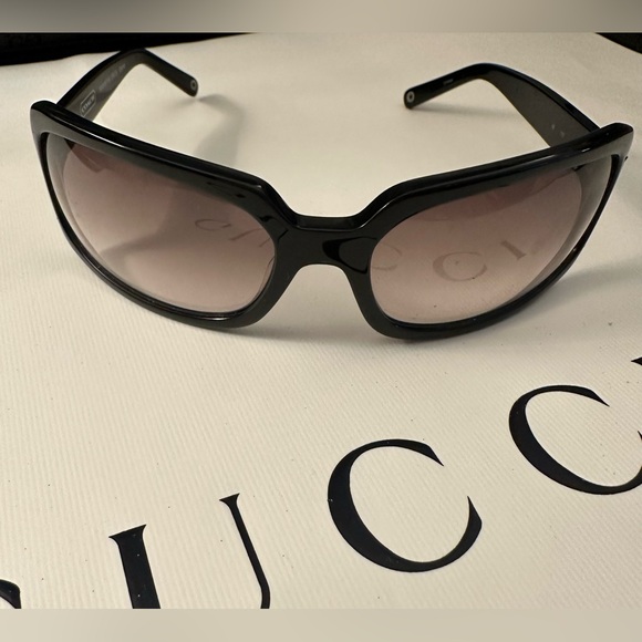 Coach sunglasses - Picture 1 of 9